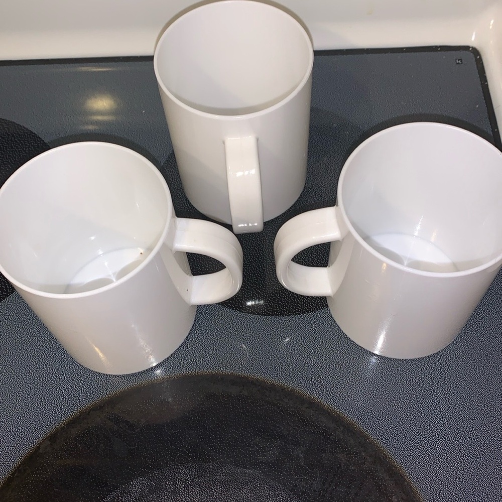 White plastic stackable Mug Set of 3 - Picture 1 of 6